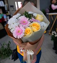 Букет цветов из:  Герберы, Розы и Хризантемы в Данилове