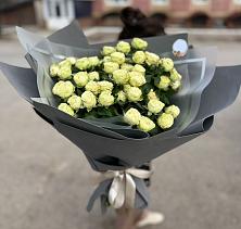 Букет Белые кустовые розы Солинеро в Данилове