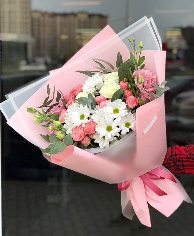 Букет цветов из: Розы, Лизиантусы и Хризантемы в Данилове